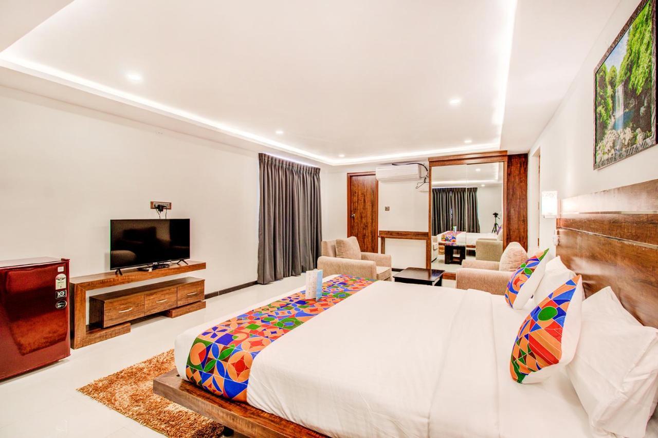Fabhotel The Royal Suites - Nr Gopalan Innovation Mall Bangalore Exterior foto